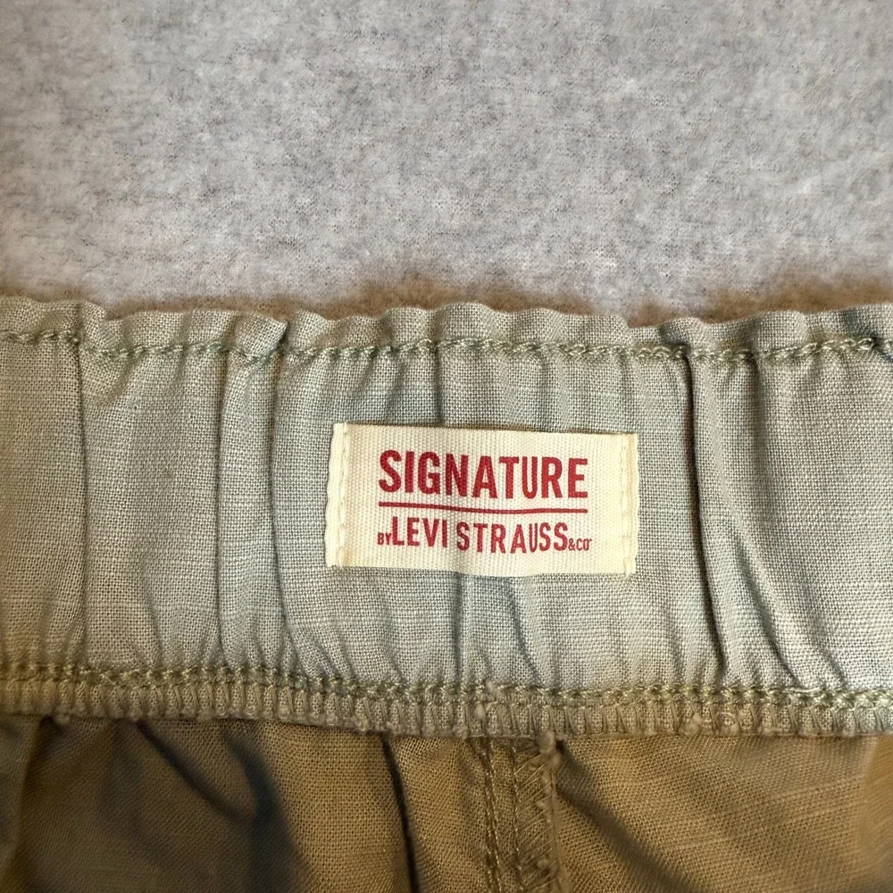 Signature by Levi Strauss & Co. Women's Sage Green Pull-On Utility Shorts Size X